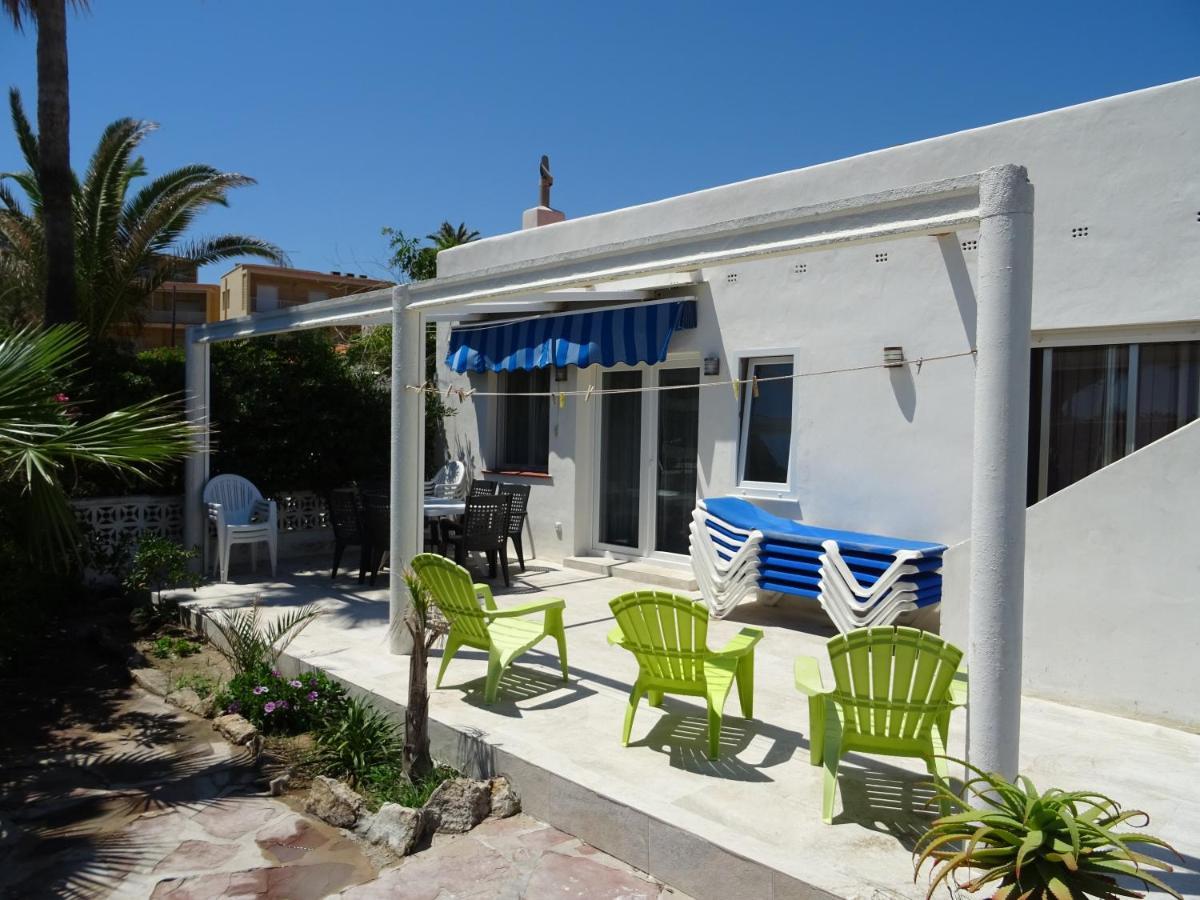 Villa At Seafront With Private Garden-655 Дения Екстериор снимка